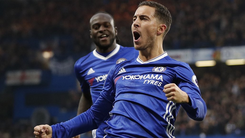 ZNOVUZROZENÝ. Eden Hazard dal za Chelsea �tvrtý gól v sezon�, co� je stejné...
