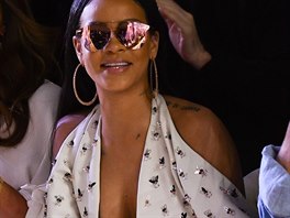 Rihanna na pehldce Christian Dior, jaro - lto 2017