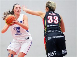 Karlovarsk basketbalistka Dana Kulitov zaml, co udl s mem. Proti n...