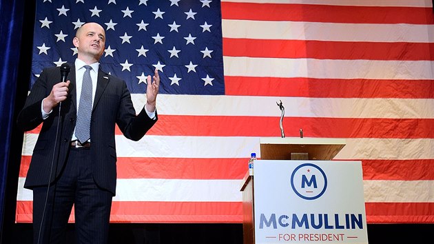 Nezvisl kandidt na prezidenta USA Evan McMullin na mtinku v Utahu (12. jna 2016)