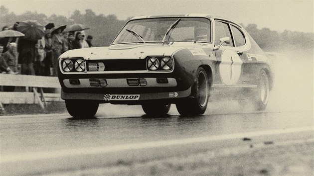 Ford Capri v akci na Masarykov okruhu v roce 1972