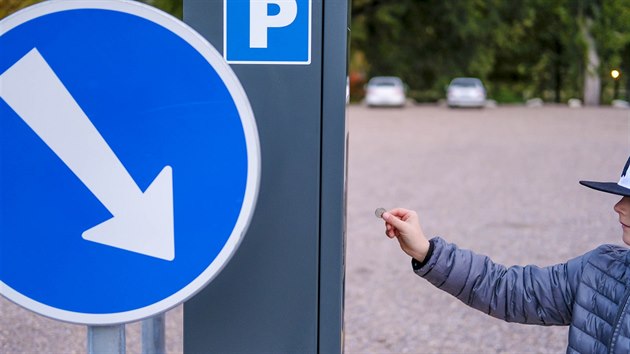 Automat na parkoviti v blzkosti pardubick arny by na tomto mst neml vbec stt. Prostor je podle zemnho uren pro jin el.