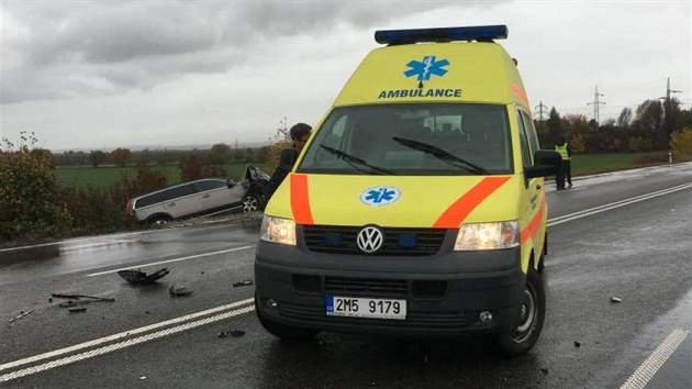 Při čelní srážce dvou aut u Velké Bystřice na Olomoucku bylo vážně zraněno roční dítě a v nemocnici skončila i jeho matka.