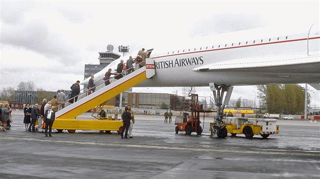 Na zpten cestu s  97 cestujcmi z Prahy do Londna bylo letadlo naplnno 35 tunami paliva.