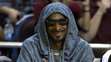 S KAPUCÍ. Finále WNBA si nenechal ujít ani rapper Snopp Dogg