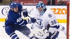 Ben Bishop kryje pokus Romana Poláka z Toronta