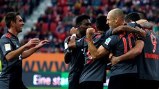 GÓLOVÁ RADOST. Hráči Bayernu Mnichov slaví vstřelenou branku na hřišti...