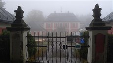 Lovecký záme�ek Karl�tejn na Chrudimsku v �íjnu 2016.