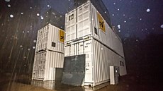 Uvnitř kontejnerů je technologie, která i při teplotách vysoko nad nulou dokáže...