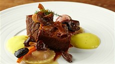 Pe�ená hov�zí �ebra s dý�ovými raviolkami a dýní