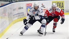 Momentka z utkání 1. hokejové ligy T�ebí�e (�ervená) s Kladnem.
