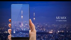 Xiaomi Mi MIX s displejem a zcela ke krajm