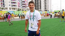 Ji�í Prskavec na skateboardu v Olympijské vesnici v Riu