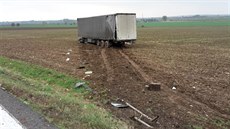 Nehoda dodávky a kamionu na silnici I/35 u Konecchlumí na Jiínsku (26.10.2016).