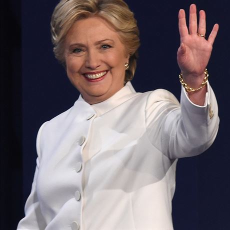 Clintonov na jedn ze zvrench debat prezidentsk kampan (20. jna 2016)