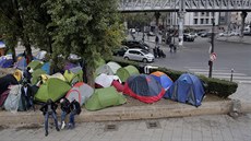 Nkteí migranti z tábora v Calais se usídlili na paíských bulvárech (28....