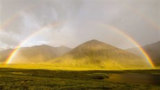 Rozvodí se s námi louí neskutenou dvojitou duhou.