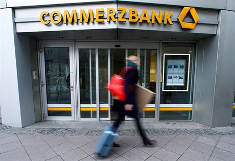 Poboka Commerzbank v nmeckém Frankfurtu (ilustraní snímek)