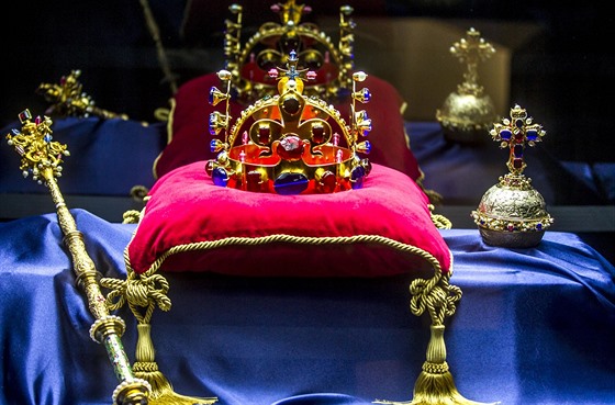 Kopie Svatováclavské koruny a dalí insignie vladaské moci Karla IV. a jeho následovník se v únoru pedstaví v Jihlav.