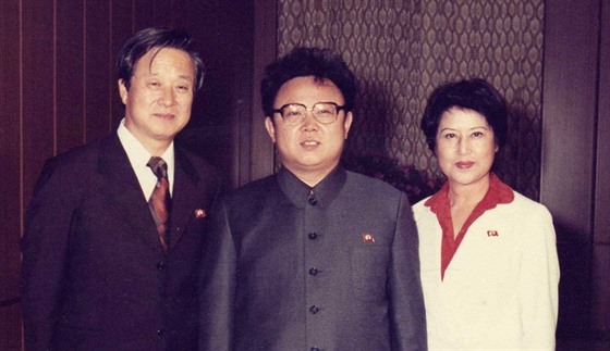 Jihokorejská hereka cho Un-hui a reisér Sin Sang-ok, které nechal Kim...
