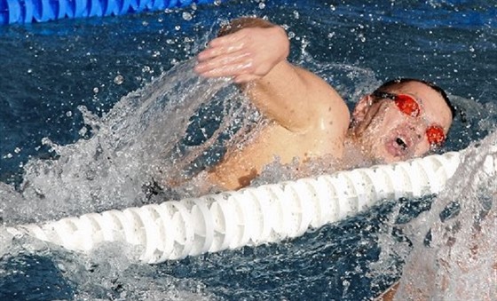 Rus Jevgenij Dratcev je prvním zahraniním plavcem, který vyhrál závod na pt...