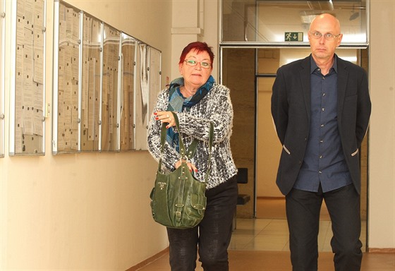 Hana Jeníčková a Jan Hašek před soudem.