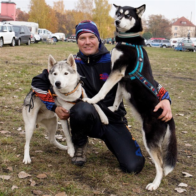 Roman Habásko vyrazí na závod s celkem osmi psy.