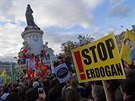 Ve Francii protestovali v sobotu Kurdové proti tureckému prezidentu Erdoganovi...
