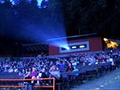 Laviky letního kina v Boskovicích se po desetiletích dokaly obmny. Dlníci...