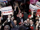 Píznivci Donalda Trumpa oslavují vítzství v prezidentských volbách na...