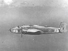 Letouny s budouc�mi os�dkami 311. �eskoslovensk� perut� p�i cvi�n�m letu nad...