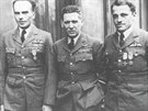 Kvten 1941. Vlevo Bedich Krátkoruký, vpravo Josef Dygrýn. Oba hrdiny noní...