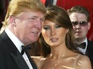 Donald Trump a jeho tehdejí snoubenka Melania Knaussová (Los Angeles, 17. záí...