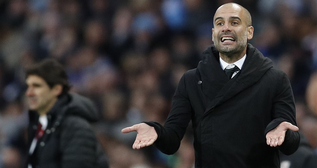 Trenér Manchesteru City Pep Guardiola b�hem domácího zápasu proti Middlesbrough.