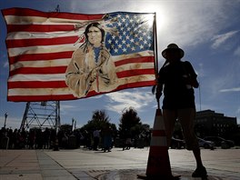 Proti stavbě protestují především členové kmene Siouxů žijící v rezervaci...