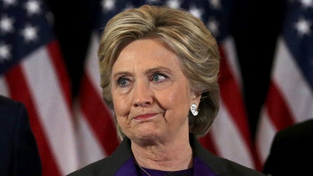 Demokratick kandidtka Hillary Clintonov poprv promluvila ke svm volim po prohranch prezidentskch volbch (9.11.2016).