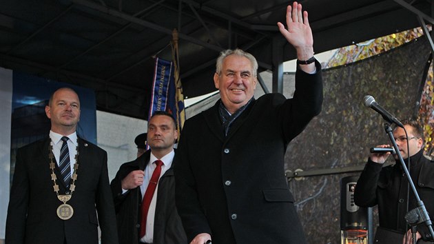 Prezident Miloš Zeman na mítinku v Orlové na Karvinsku. (2. listopadu 2016)