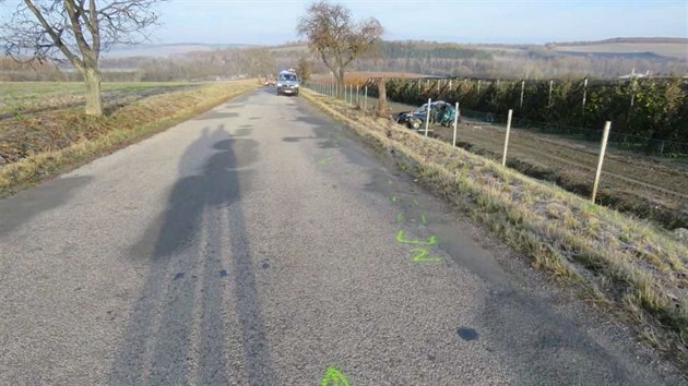 Smrteln nehoda mezi obcemi Bezov a Nivnice na Uherskobrodsku.