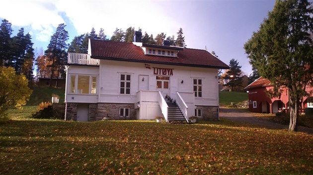 Nejstar budova ostrova, pvodn domov farmsk rodiny, kter na ostrov bydlela, dnes slou jako Jørgenova kancel.