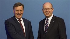 Bohuslav Sobotka dorazil na summit v Rize, kde jednal také s ínským premiérem (5. listopadu 2016)