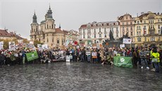 Pochod proti koeinovým farmám proel v nedli centrem Prahy (6. listopadu...