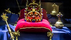 Největší ozdobou výstavy na pardubickém zámku je kopie Svatováclavské koruny a...
