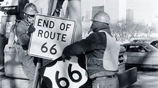 Legendární americká dálnice Route 66 se za necelých 60 let provozu stala...
