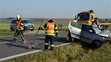 Tragický stet osobního automobilu s kamionem u Vracova na Hodonínsku (5....
