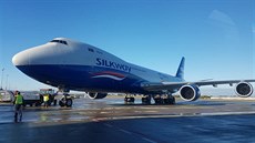 Boeing aerolinek Silk Way piletl s nákladem na praské ruzyské letit.