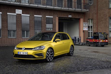 Volkswagen Golf zstává nejprodávanjím vozem v Evrop