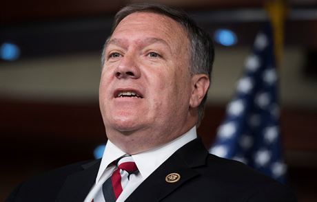 Mike Pompeo, republikánský poslanec z Kansasu a budoucí éf CIA.