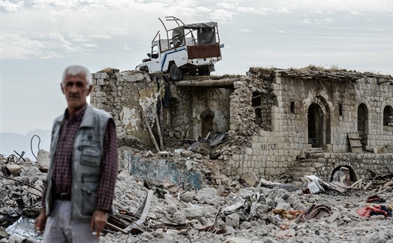 Pohled na kurdské msto Sirnak na jihovýchod Turecka po 246 dní trvající...