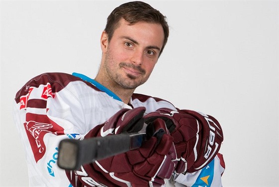 Hokejový útočník Michal Řepík posílí extraligovou Spartu, až doléčí zranění.