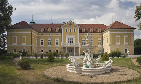 Pivovar v Chotovinách na Táborsku fungoval v budov místního zámku. (2008)